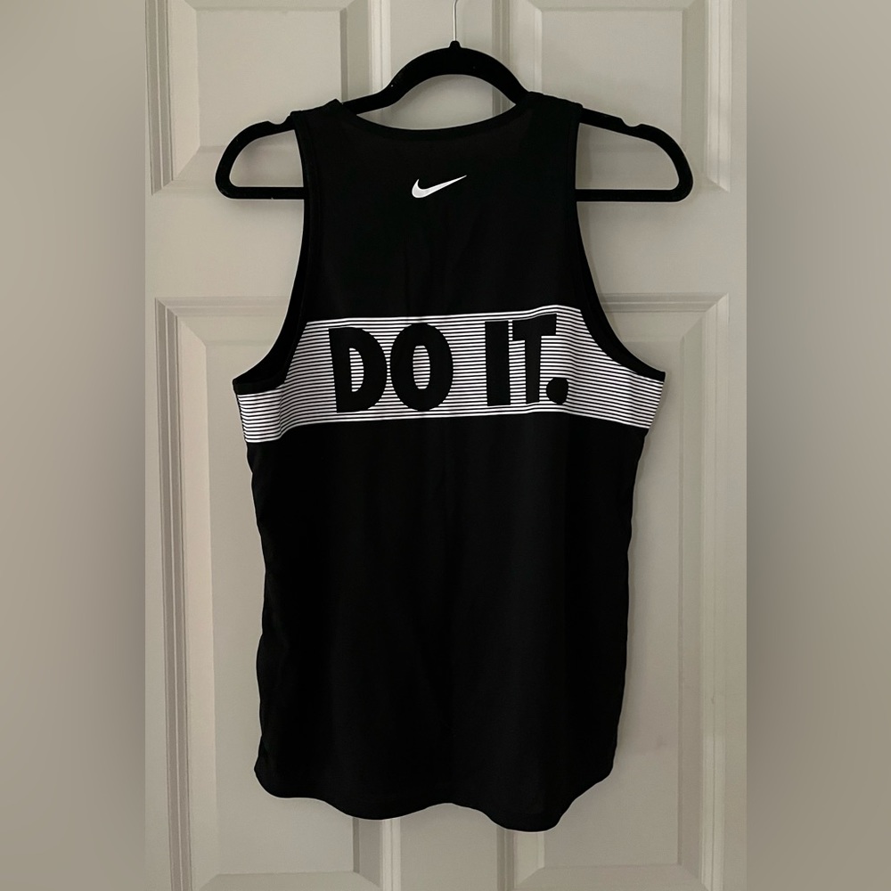 Women’s Nike “Just do it” black & white tank top-size M Running Activewear